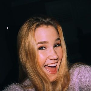 Meet your Posher, Camille